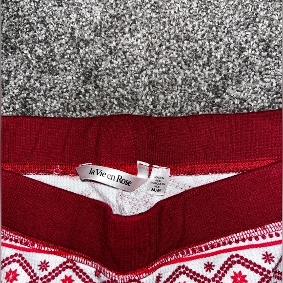 La Vie En Rose Christmas Pajama Set - Picture 2 of 4